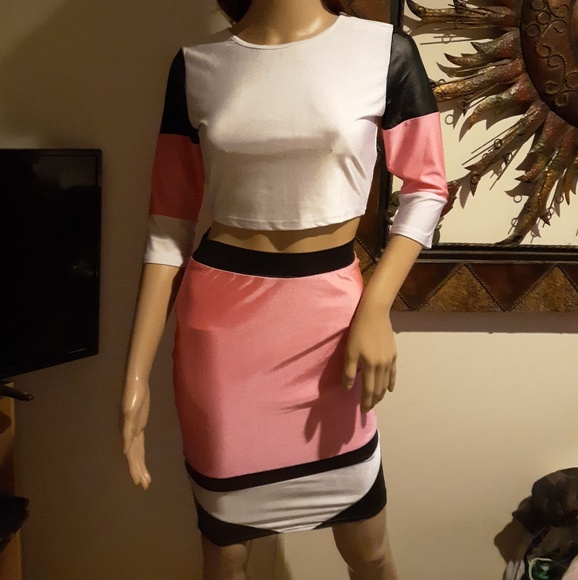🎉NWT! Pink 2pc Crop Top & Skirt Set Sz Small🎉 - Picture 5 of 8